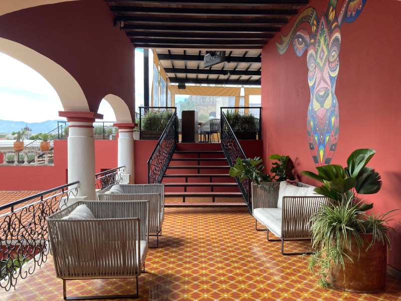 Nukari - Durchgang zur Terrasse