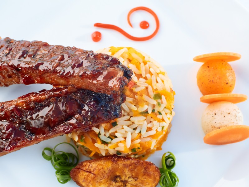 Short Ribs with Rice and Plantain