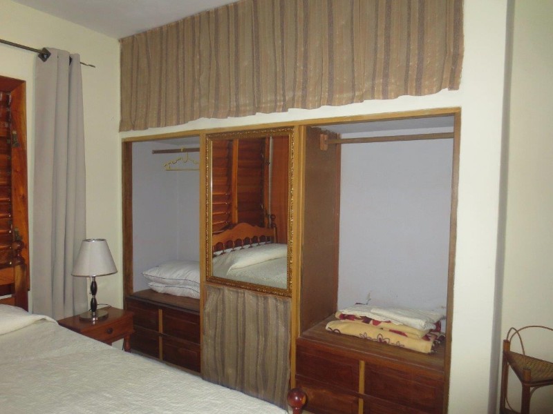 Villa Marilyn - Kleiderschrank