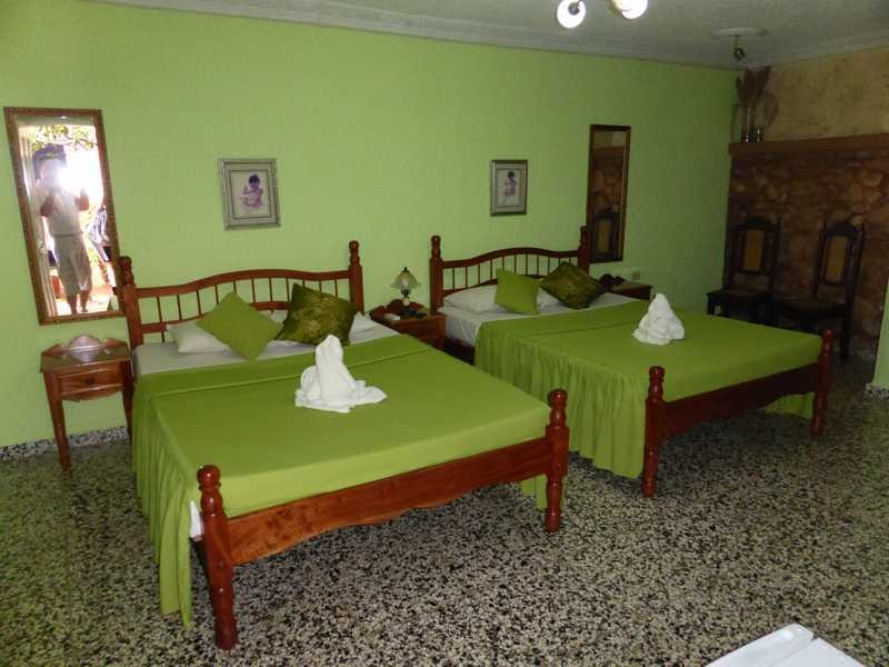 Osmary y Alberto - Zweibettzimmer Grün