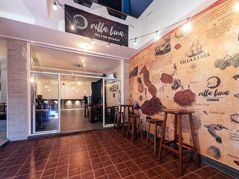 Eingang Villa Luna Restaurant