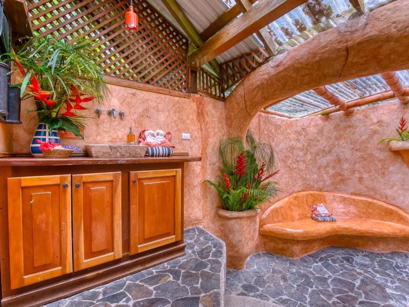Tree House Lodge - Badezimmer