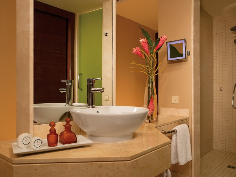 Dreams Royal Beach - Bathroom