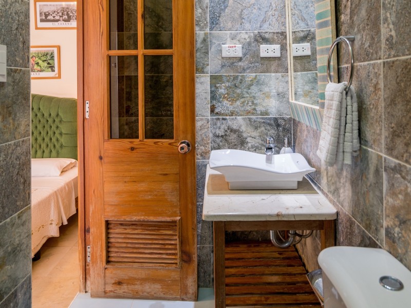 Hostal San Lazaro - Badezimmer