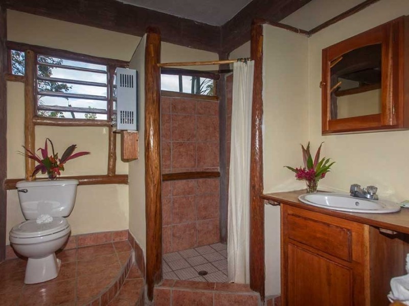 Cotton Tree Lodge - Badezimmer