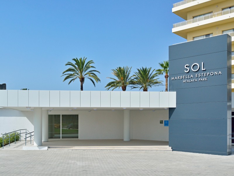 03SolMarbellaEstepona-Entrance3543x2220