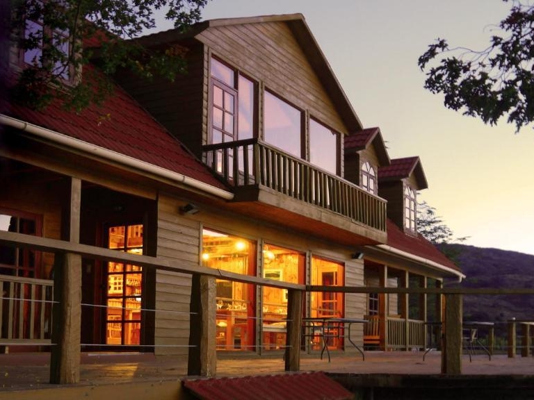 Terra Luna Lodge - Haupthaus