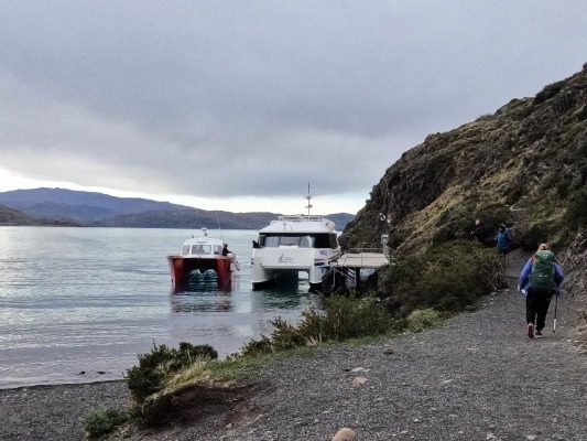 Katamaran am Grey Lake