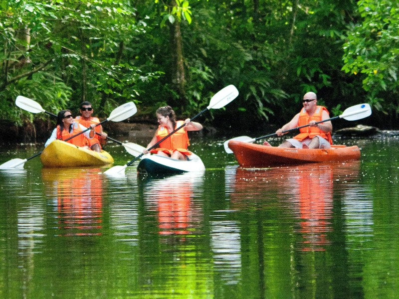 Evergreen Lodge - Kayak Fahrt