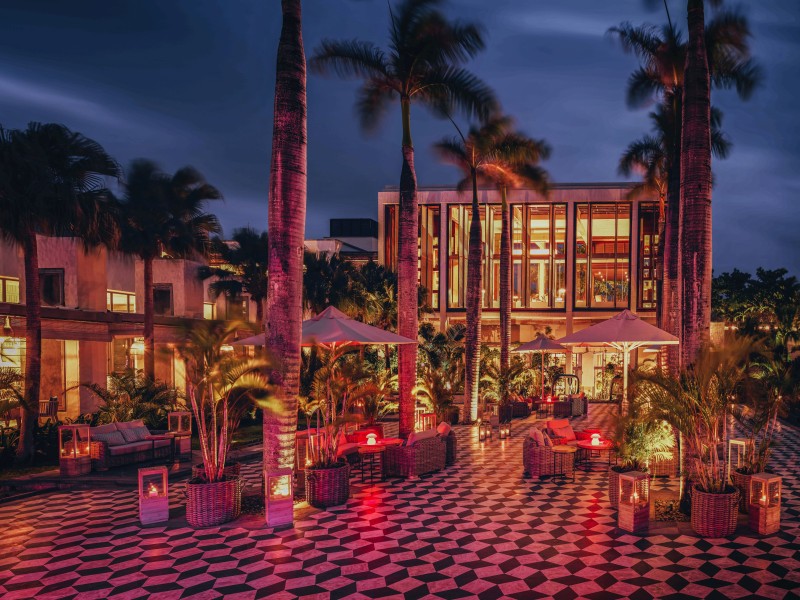 Piazza at Long Beach Hotel