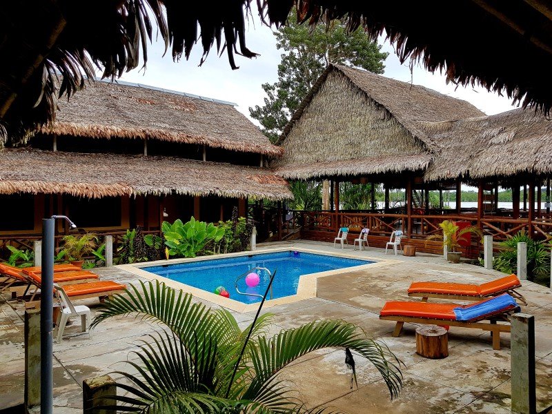 Heliconia Lodge - Pool im Zentralbereich