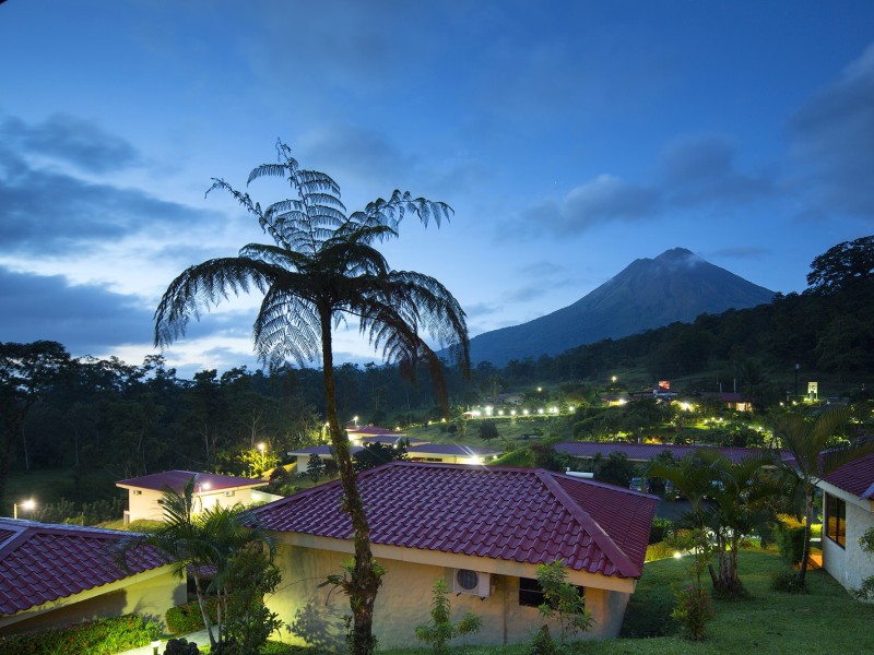 Arenal Volcano Inn - Dämmerung
