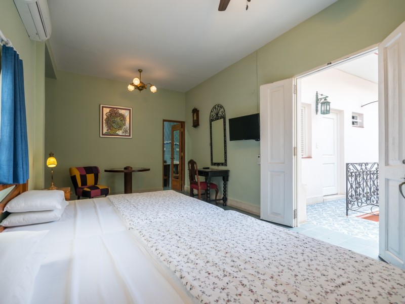 Hostal San Lazaro - Helles grünes Zimmer