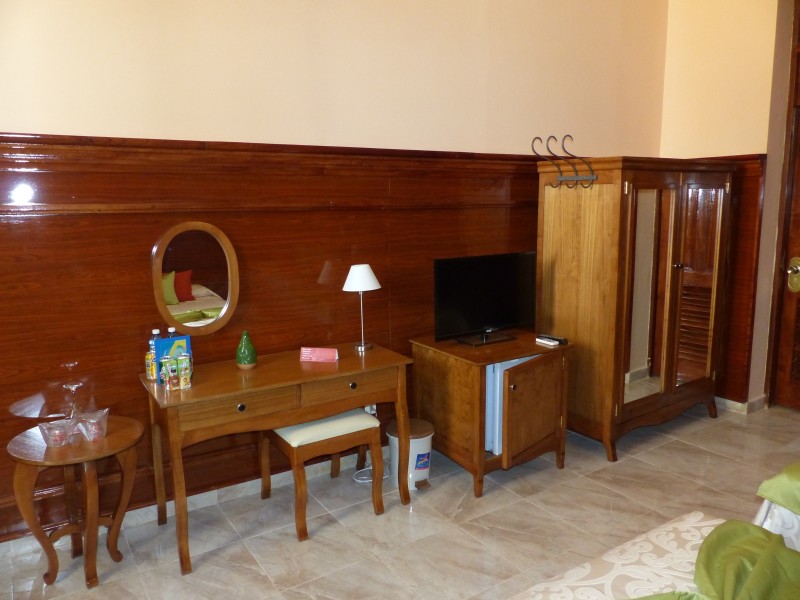 Real - Wohnbereich Standard Zimmer