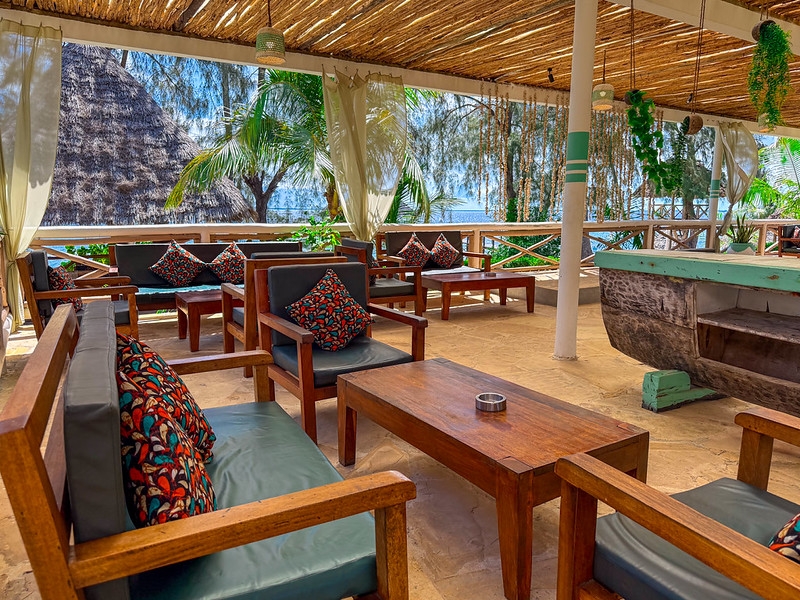 Paradise and Wilderness Lounge 
