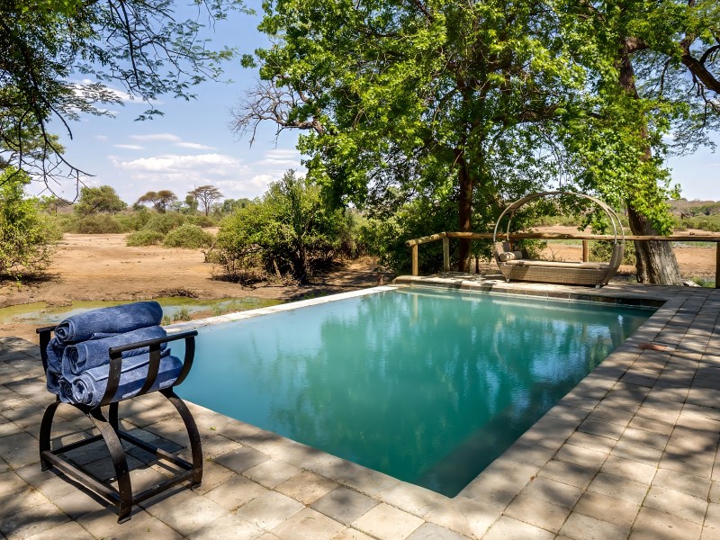 Pool Elephant Valley Lodge