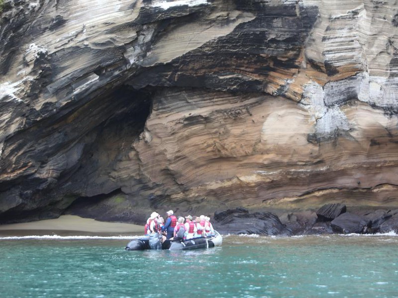 Punta Pitt Excursion