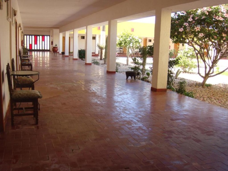 Halfway Inn - Durchgang