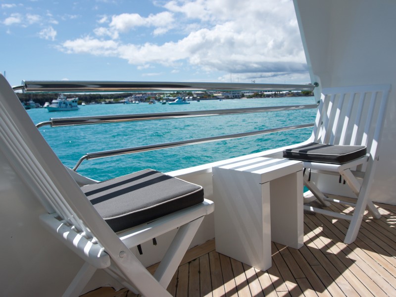 Balkon auf dem Katamaran Cormorant