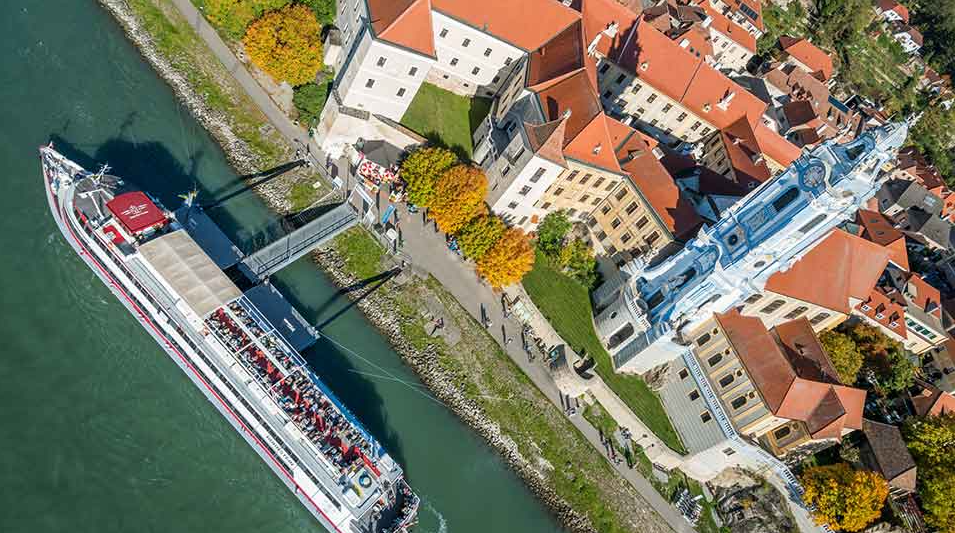 Boat cruise Wachau-Vienna
