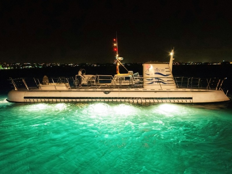Atlantis Submarine Night Dive