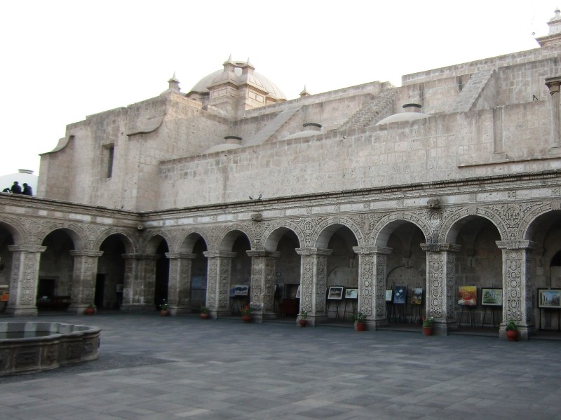 “La Compañía de Jesús” Church