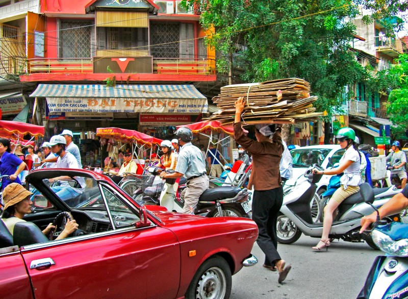 Trubel in den Straßen von Hanoi