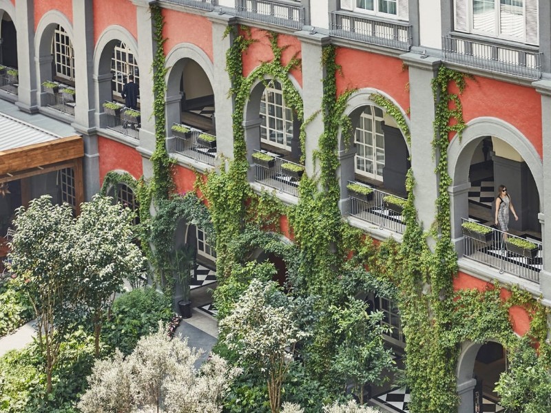 Four Seasons - Hotelfassade Patio