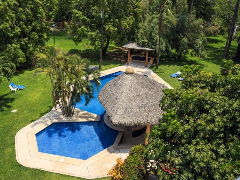 Calli - Pool & Garten