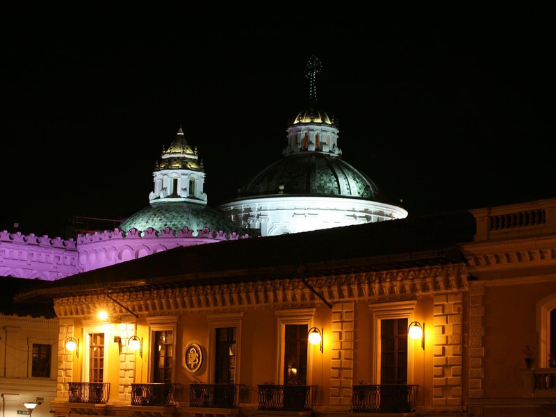 Quito Altstadt bei Nacht