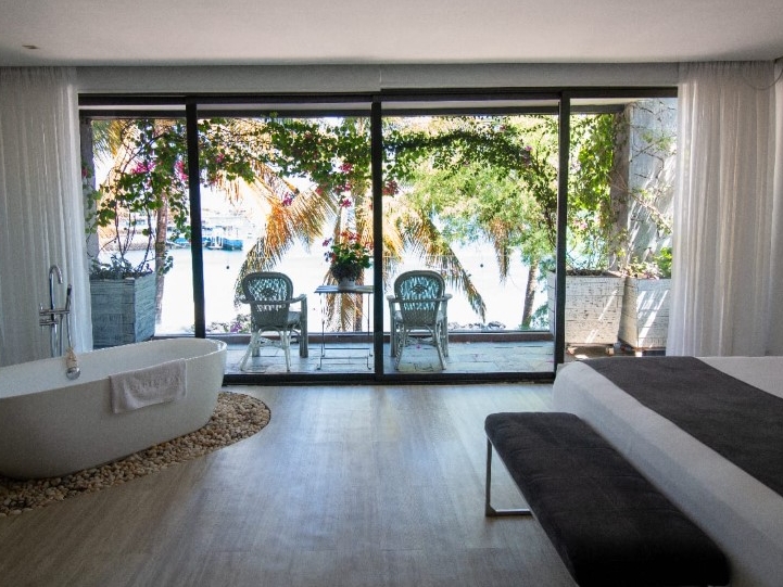 Suite mit teilweisem Meeresblick