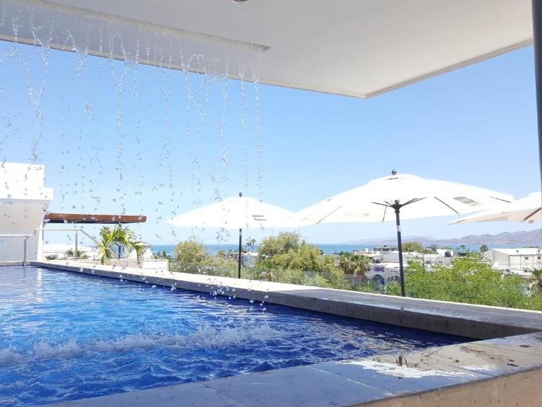 Catedral La Paz - Rooftop Pool