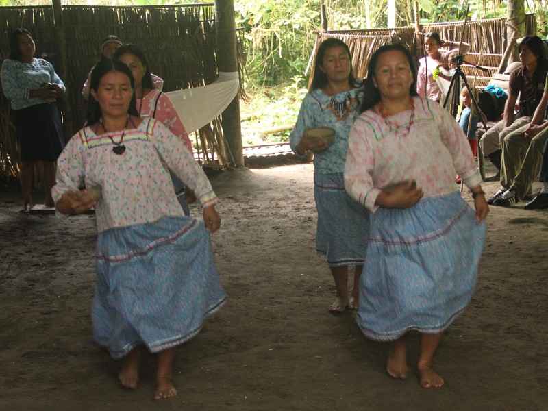 Frauen der Añangu Quichua Gemeinschaft