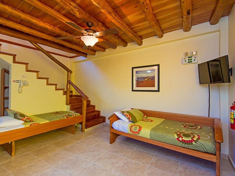 Wohnbereich mit Schlafmöglichkeit