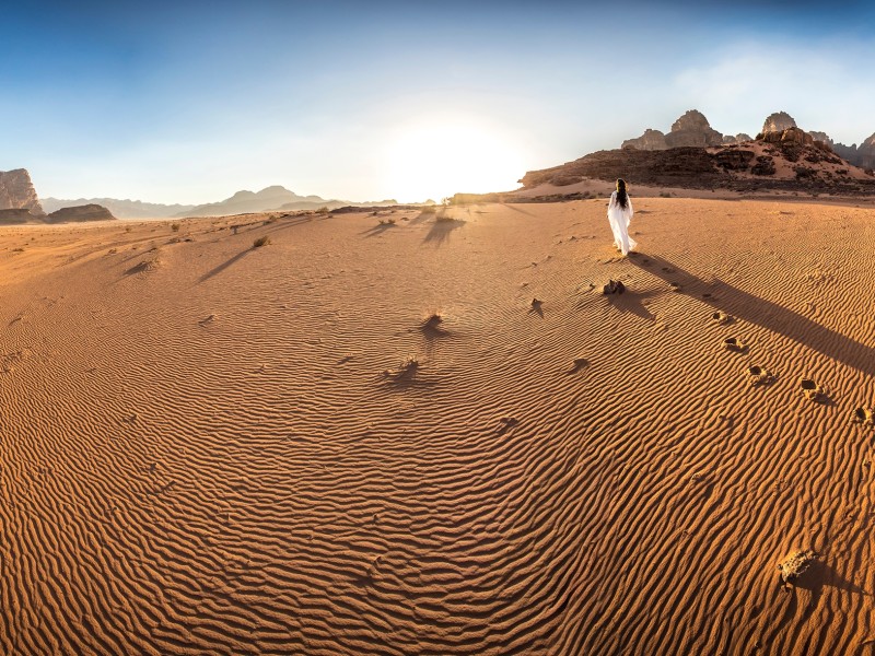 Wadi Rum - Walking on sand