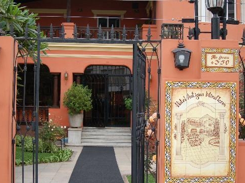 Eingang des Hotels