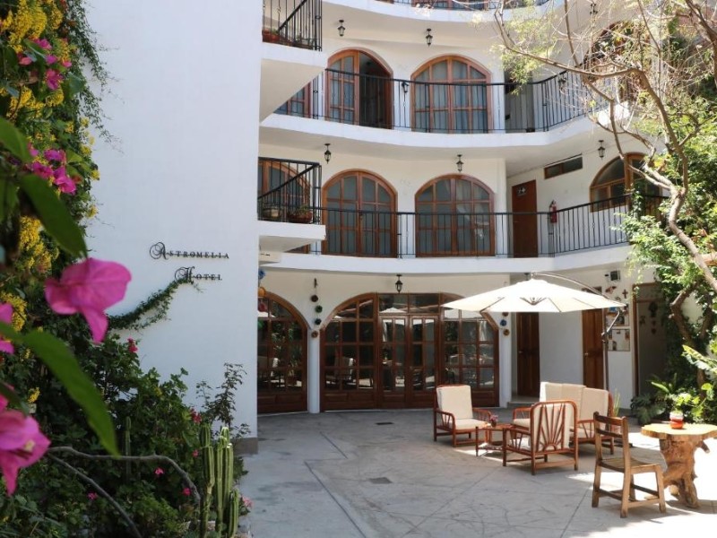 Astromelia Hotel Aussenansicht