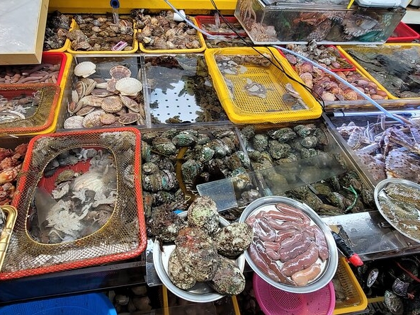 Busan Market Seafood Tour (with dinner)