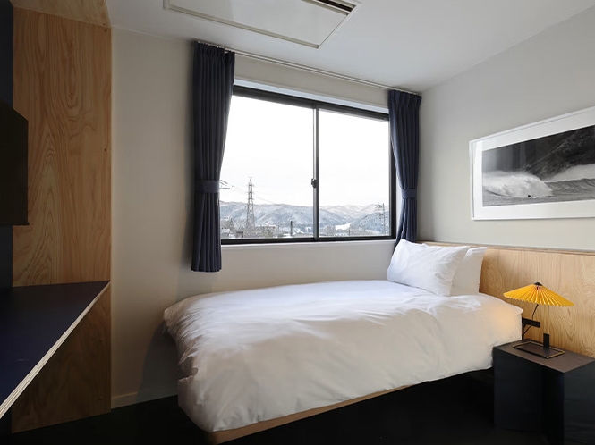 evo Hotel Single Room