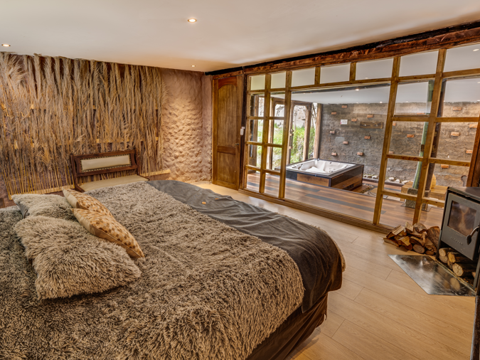 Cascade Room with Jacuzzi