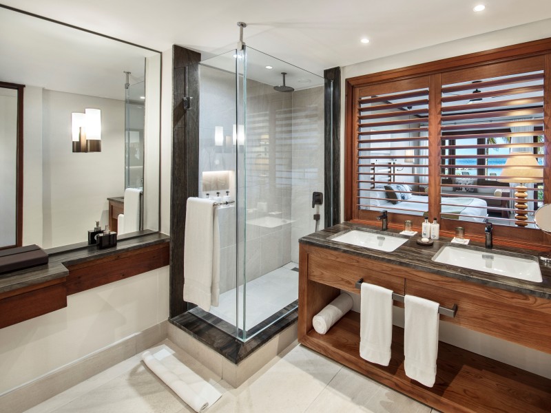 Badezimmer Deluxe Garden view &  Meerblick