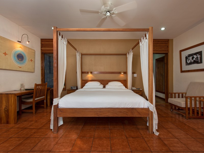 Capitan Suizo Meerseite Gartenzimmer