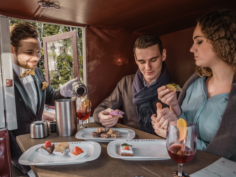 Riding Dinner Christmas Sightseeing