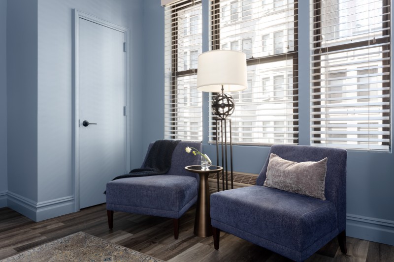 Kixby Hotel Lux King Seating