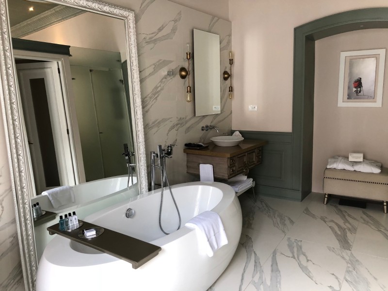 Großzügiges Badezimmer