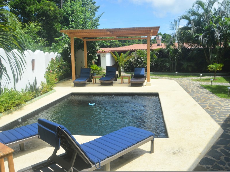 Tiki Lodge - Pool