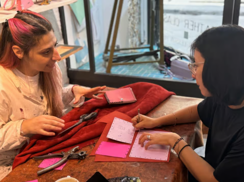 Wallet craft class, Florence