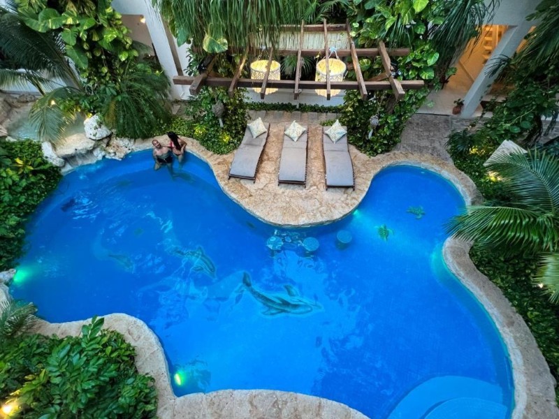 Hul-Ku - Pool