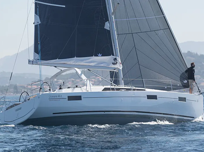6 Berth Yacht 
