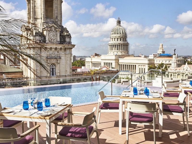 Manzana Kempinski - Pool & Terrasse 